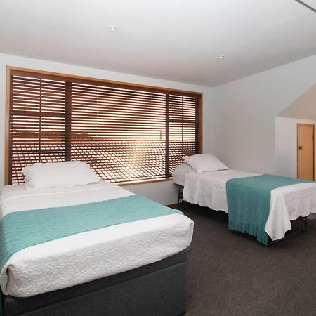 Villa Beachfront Bliss On Wanaka Terrace Support Local New Plymouth Exterior foto