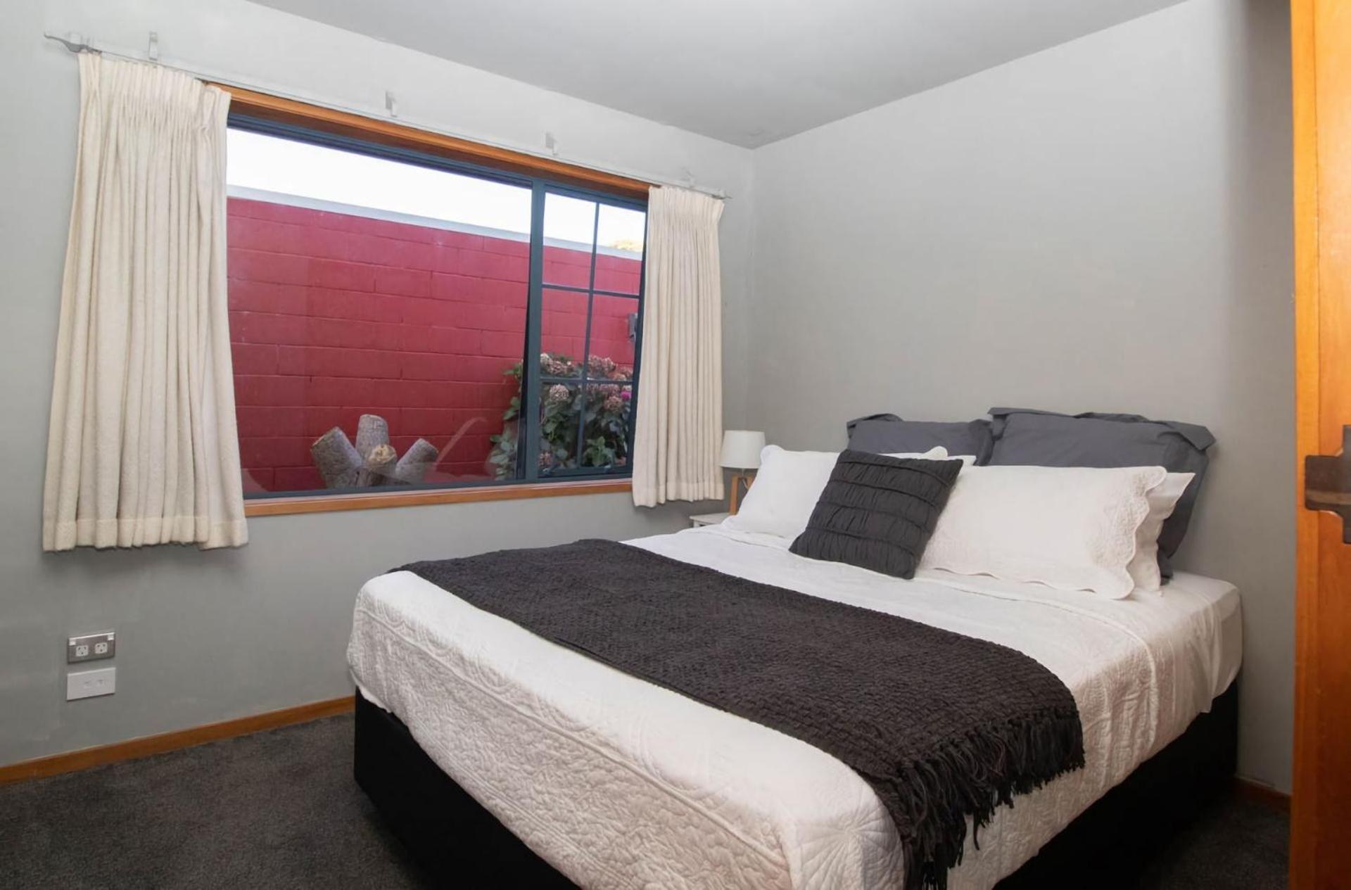 Villa Beachfront Bliss On Wanaka Terrace Support Local New Plymouth Exterior foto