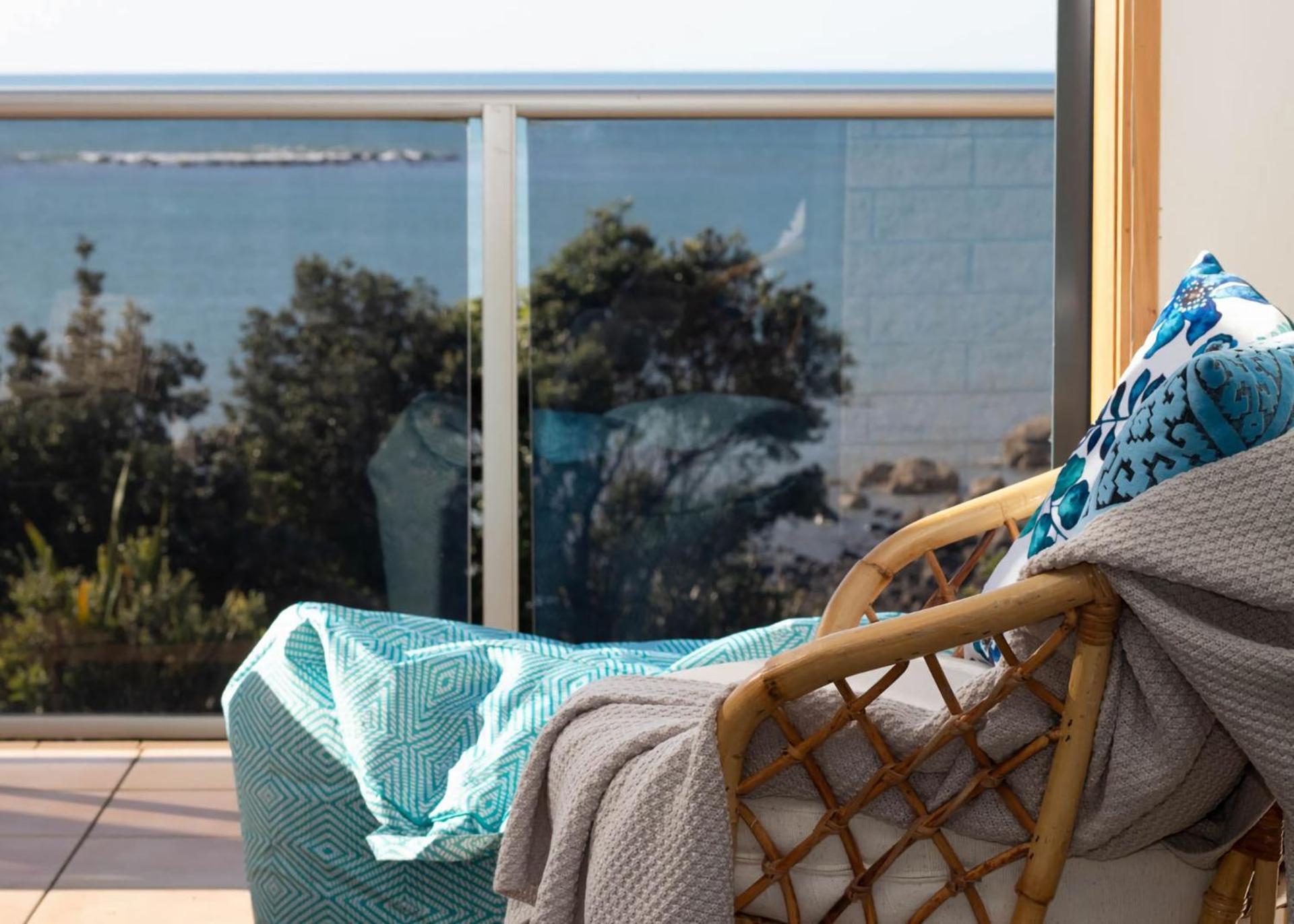 Villa Beachfront Bliss On Wanaka Terrace Support Local New Plymouth Exterior foto